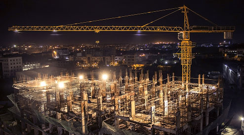 Vertical lift vs. boom lift: which one does your project need?